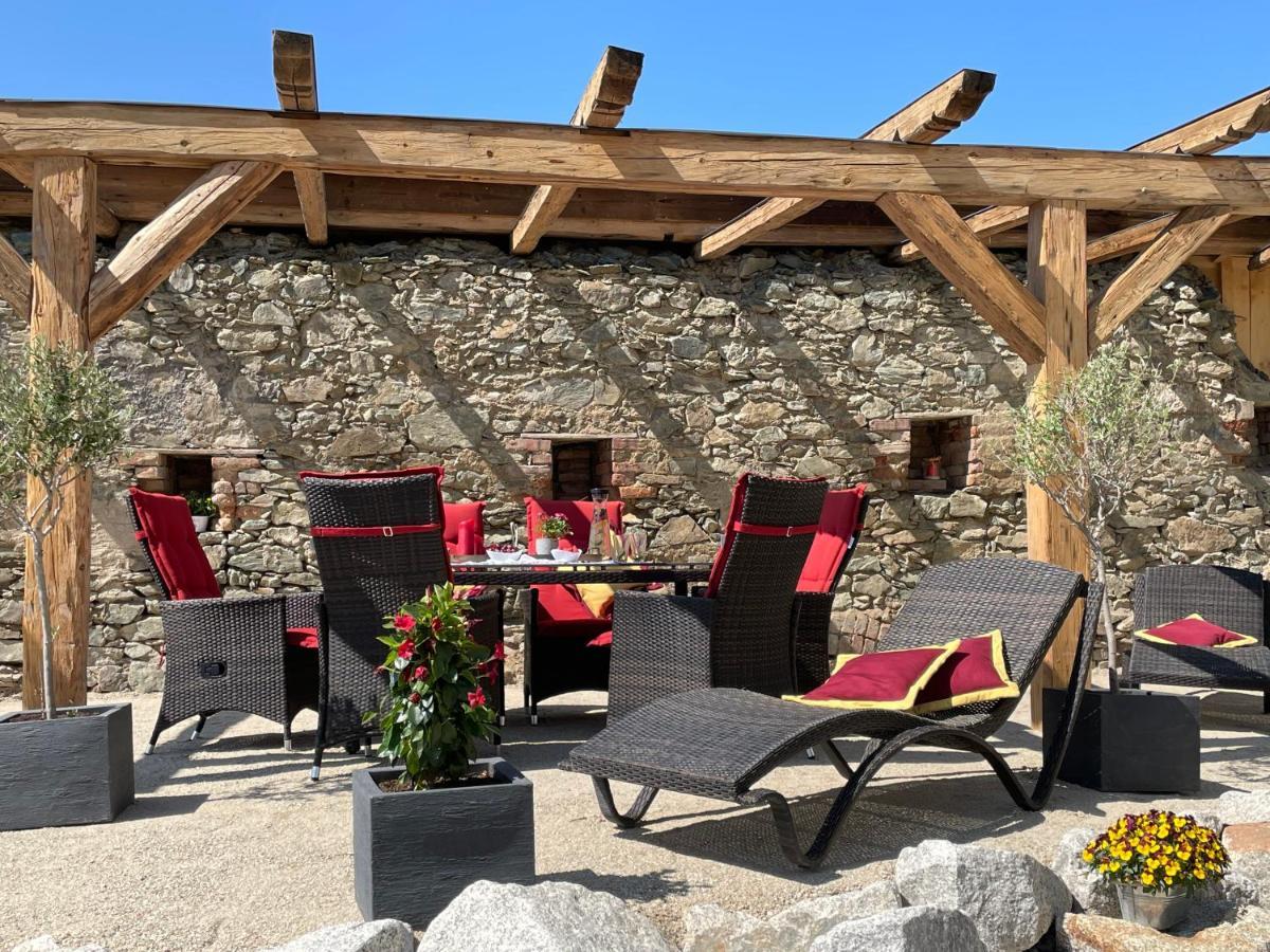 Chalet-Ferienwohnung Schlossblick, 51 Qm, Wellness/Fitness/Sauna - Bergroedelhof Feilitzsch エクステリア 写真