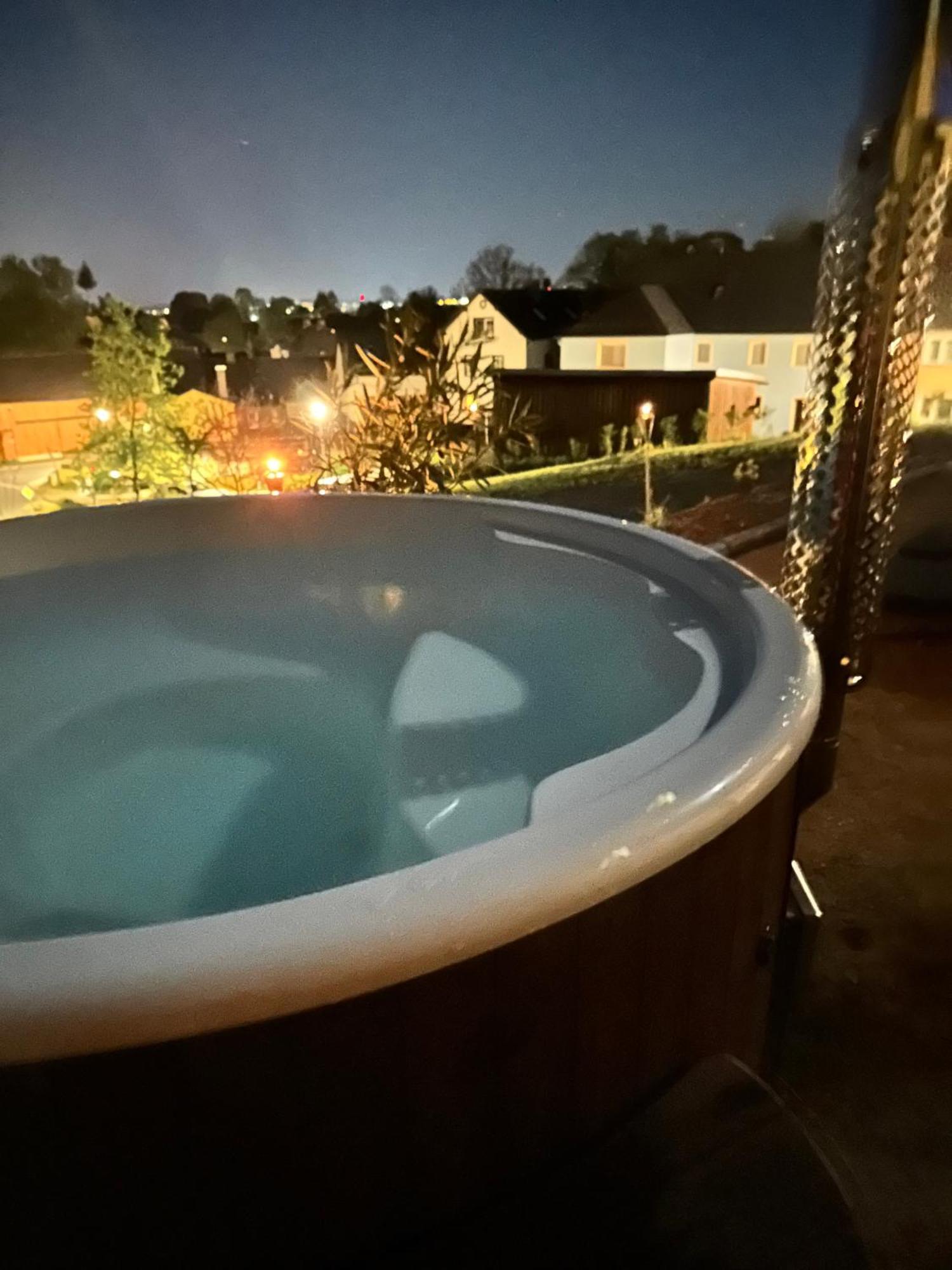 Chalet-Ferienwohnung Schlossblick, 51 Qm, Wellness/Fitness/Sauna - Bergroedelhof Feilitzsch エクステリア 写真